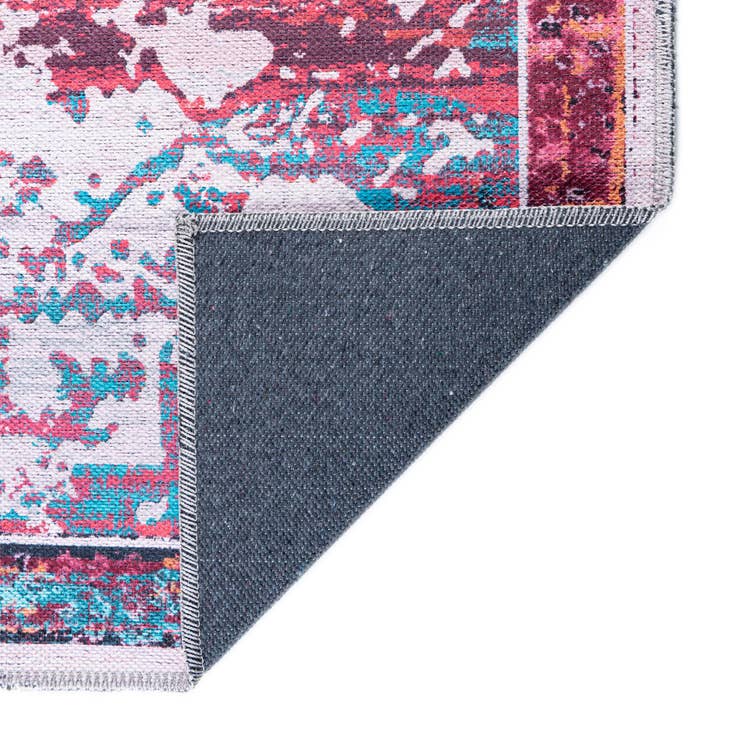 Detail image of 5' 3 x 8' Washable Francesca Rug