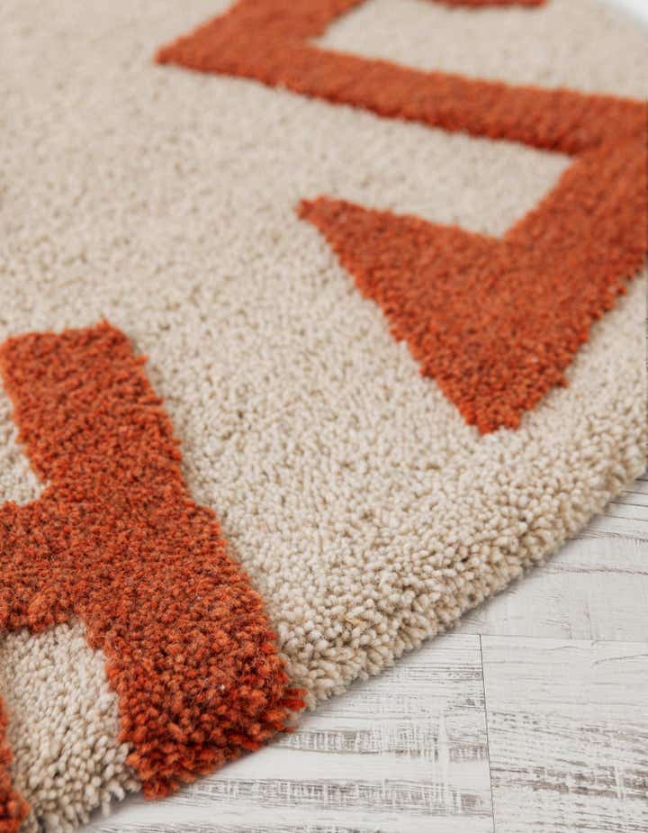 3' 3 x 3' 3 Handtufted Wool Round Rug