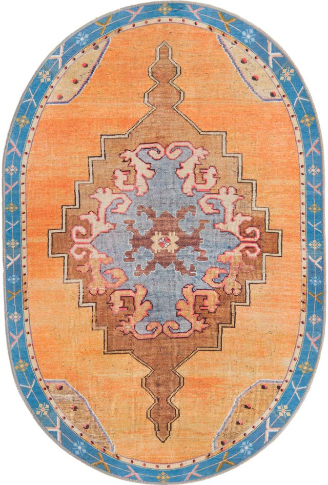 Detail image of 4' x 6' Washable Timeless Oval Rug