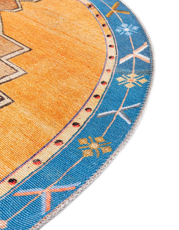 Detail image of 4' x 6' Washable Timeless Oval Rug