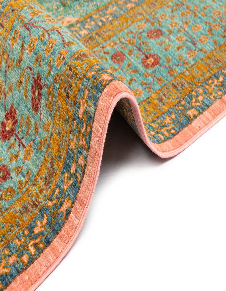 Detail image of 6' 6 x 9' 11 Amina Wool Rug