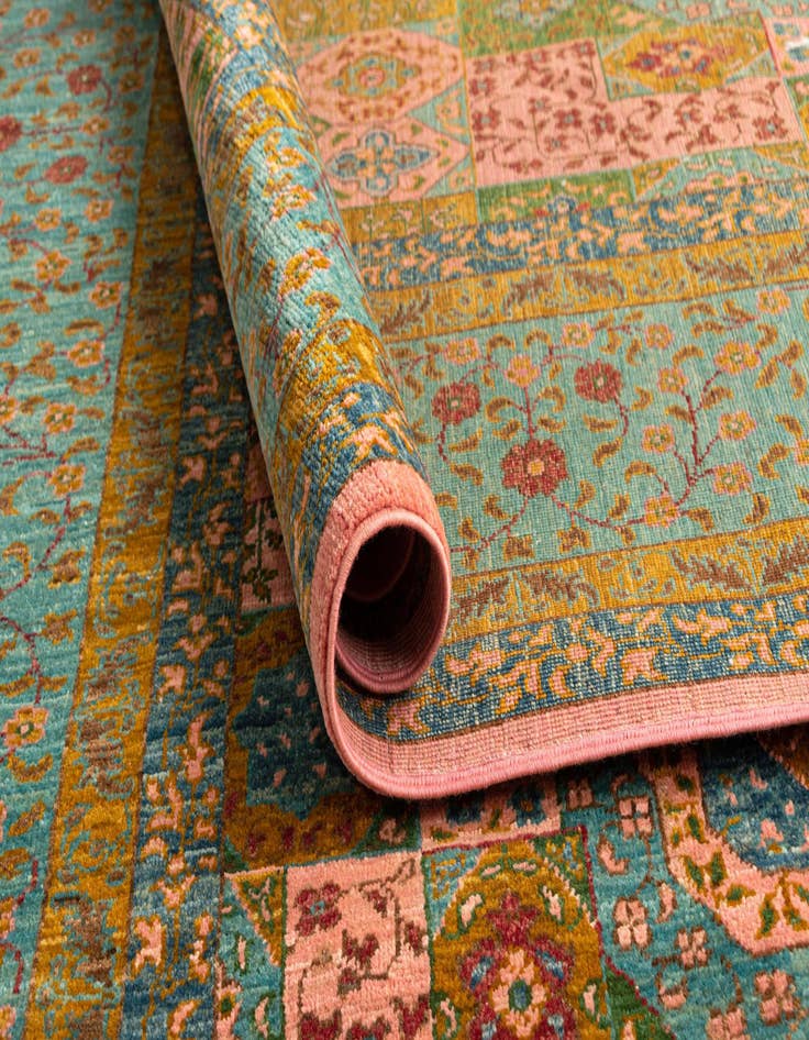 Detail image of 6' 6 x 9' 11 Amina Wool Rug