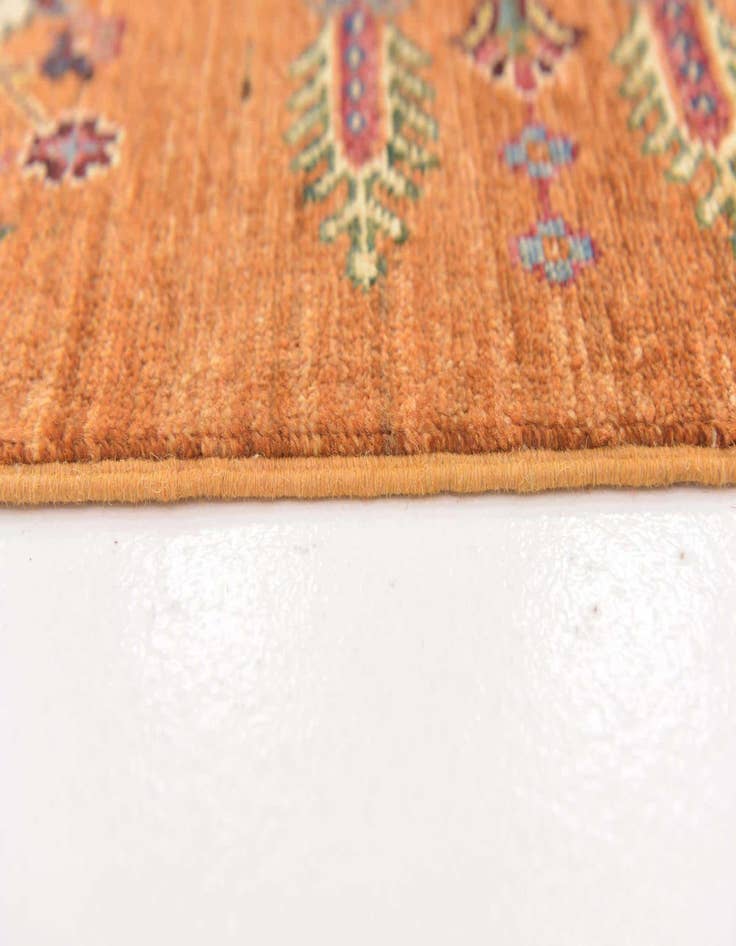 Detail image of 5' 8 x 8' 5 Ariana Rug