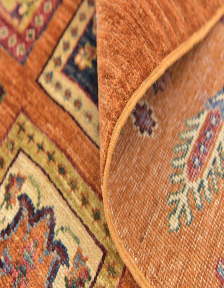 Detail image of 5' 8 x 8' 5 Ariana Rug