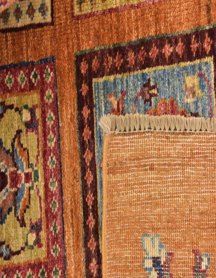 Detail image of 5' 8 x 8' 5 Ariana Rug