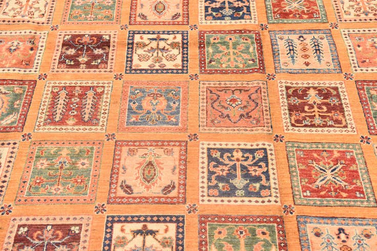 Detail image of 6' 6 x 9' 10 Hand Knotted Ariana Ziegler Rug