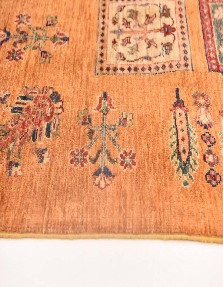 Detail image of 6' 6 x 9' 10  Hand Knotted Ariana Ziegler Rug