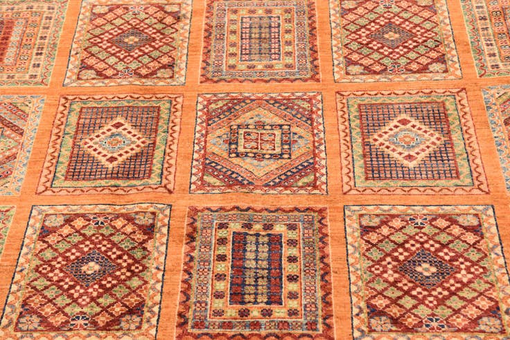 Detail image of 6' 9 x 9' 2 Hand Knotted Ariana Ziegler Rug