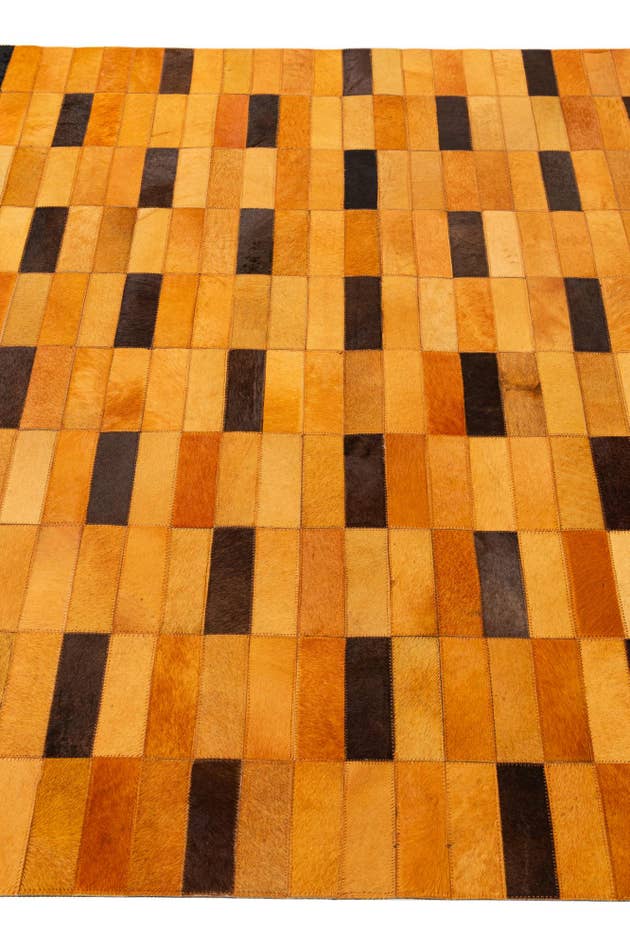 Detail image of 5' 1 x 7' 10 Cowhide - Patchwork Rug