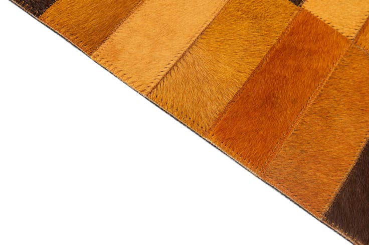 Detail image of 5' 1 x 7' 10 Cowhide - Patchwork Rug