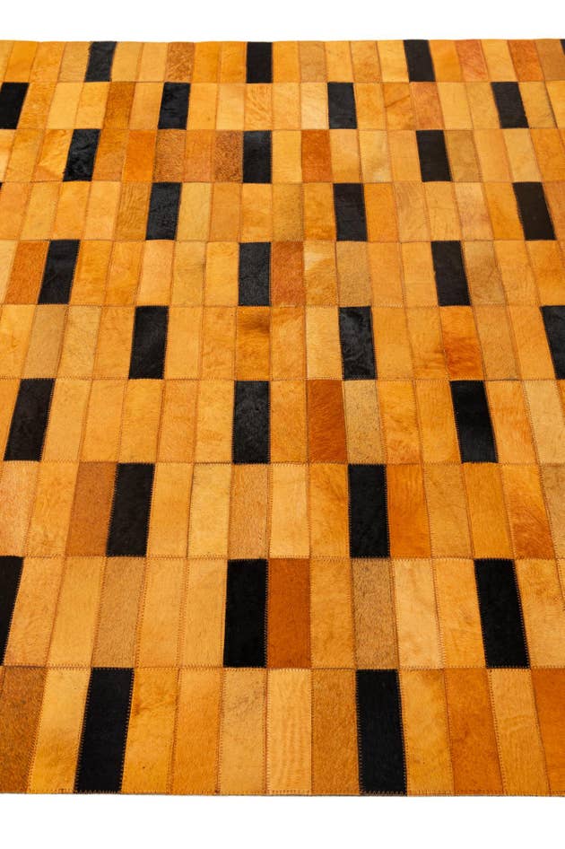 Detail image of 5' x 7' 11 Cowhide - Patchwork Rug