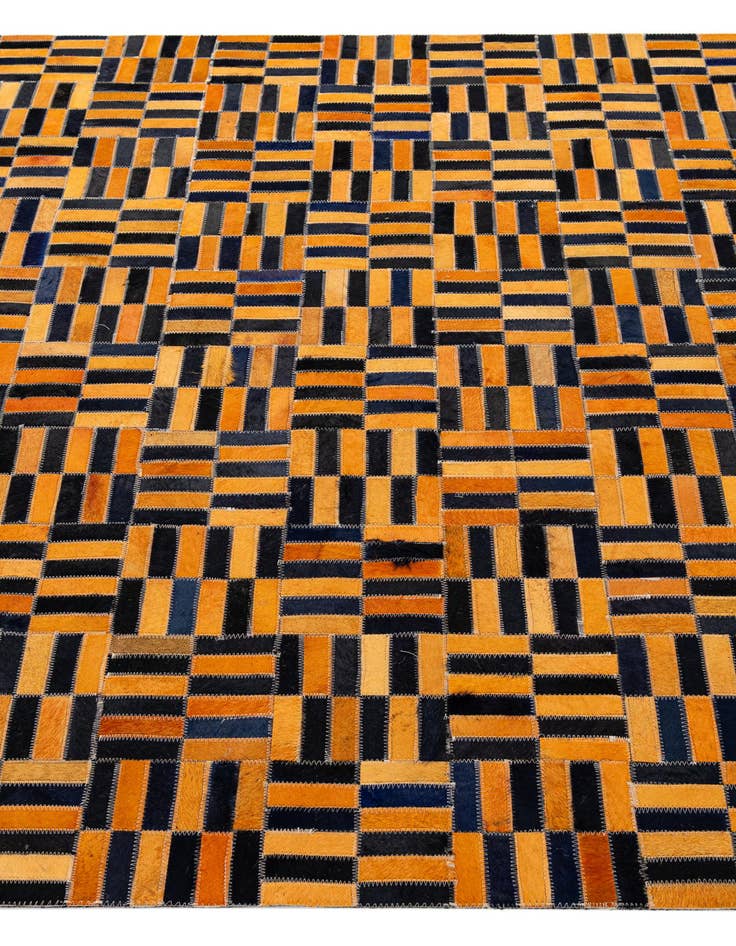 Detail image of 5' 1 x 8' Cowhide - Patchwork Rug