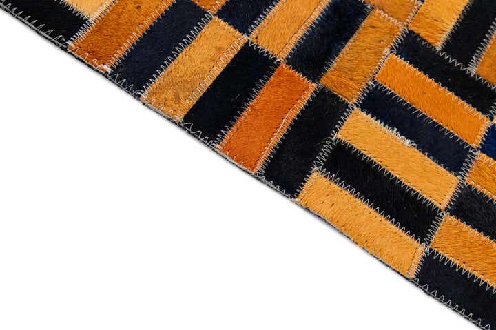 5' 1 x 8' Cowhide - Patchwork Rug