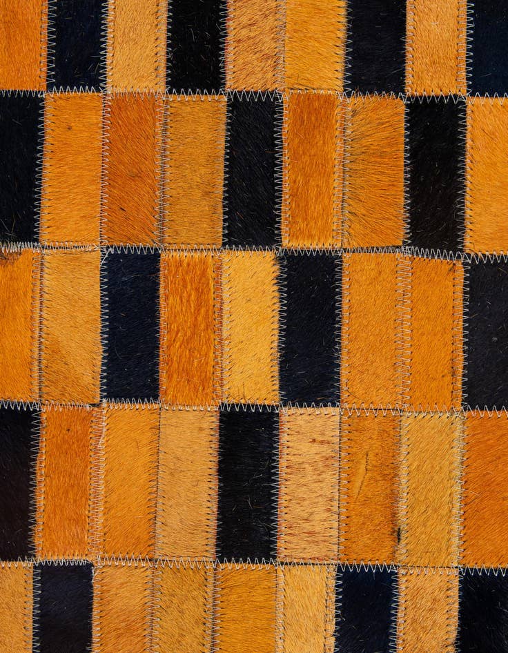 Detail image of 5' 1 x 7' 11 Cowhide - Patchwork Rug