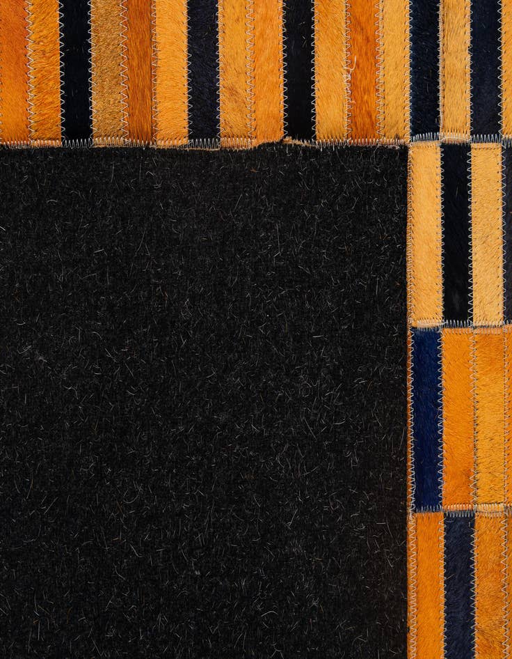 Detail image of 5' 1 x 7' 11 Cowhide - Patchwork Rug