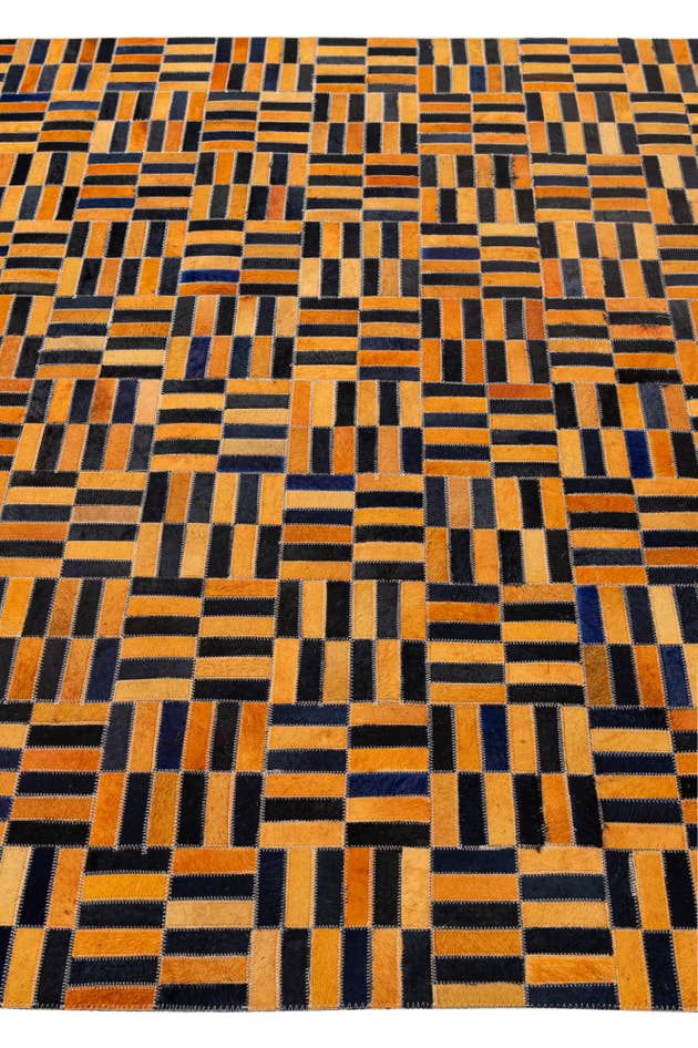 Detail image of 5' 1 x 8' Cowhide - Patchwork Rug