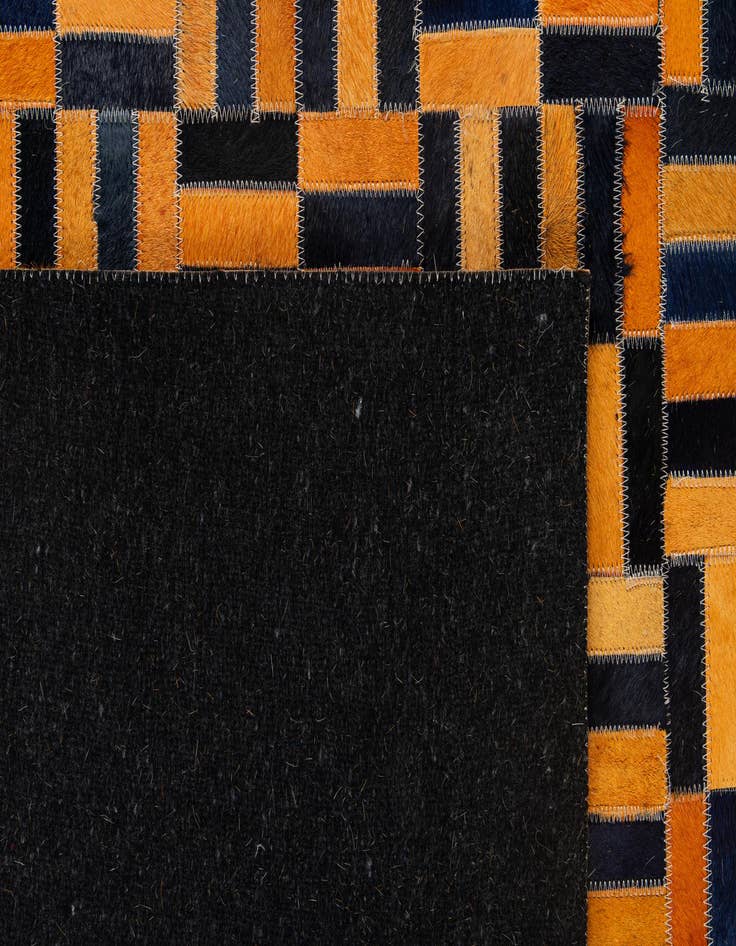 Detail image of 5' 1 x 8' Cowhide - Patchwork Rug