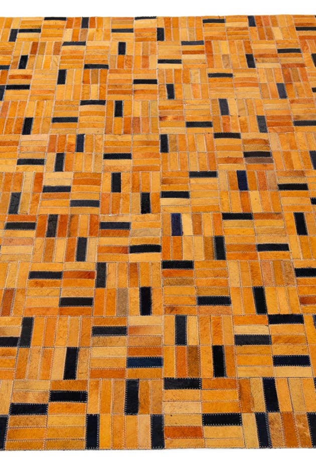 Detail image of 5' x 7' 11 Cowhide - Patchwork Rug