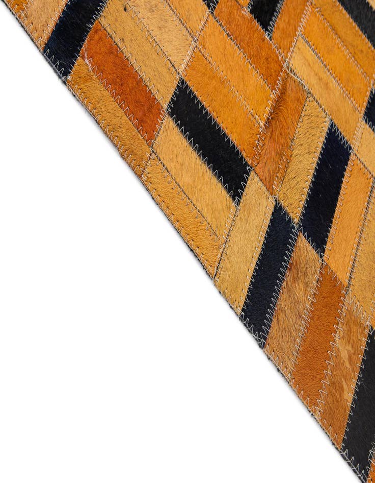 Detail image of 5' x 7' 11 Cowhide - Patchwork Rug
