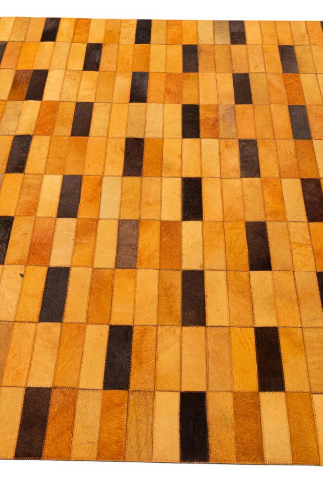Detail image of 5' 1 x 7' 11 Cowhide - Patchwork Rug