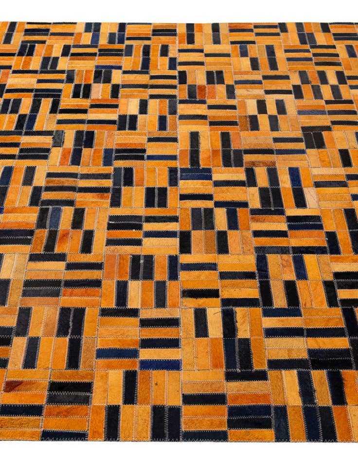 Detail image of 5' 1 x 8' Cowhide - Patchwork Rug