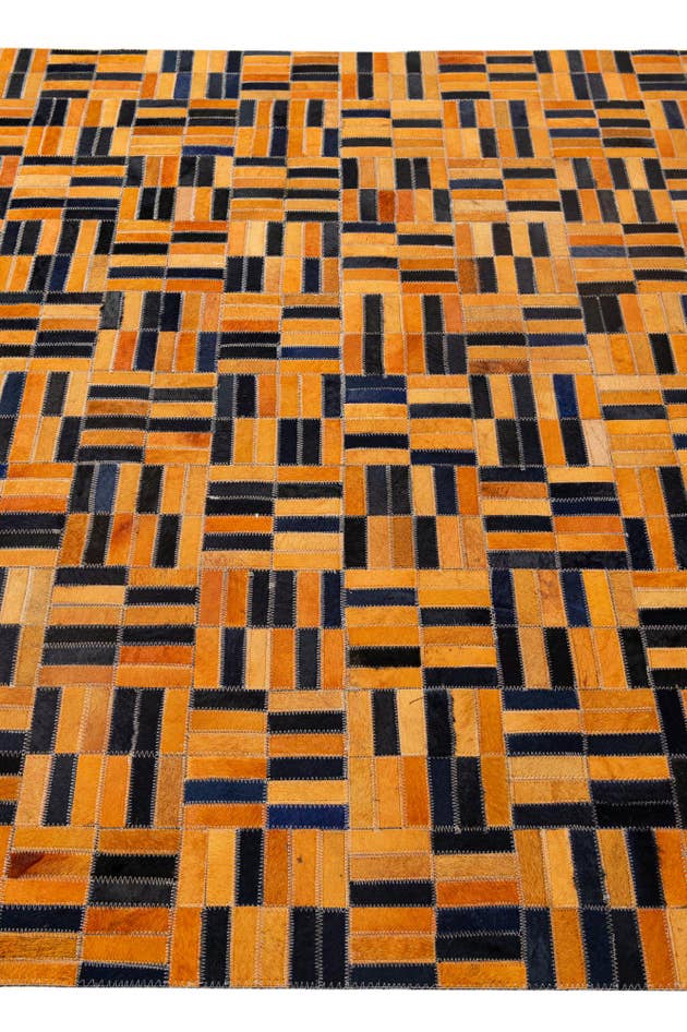 Detail image of 5' 1 x 8' Cowhide - Patchwork Rug