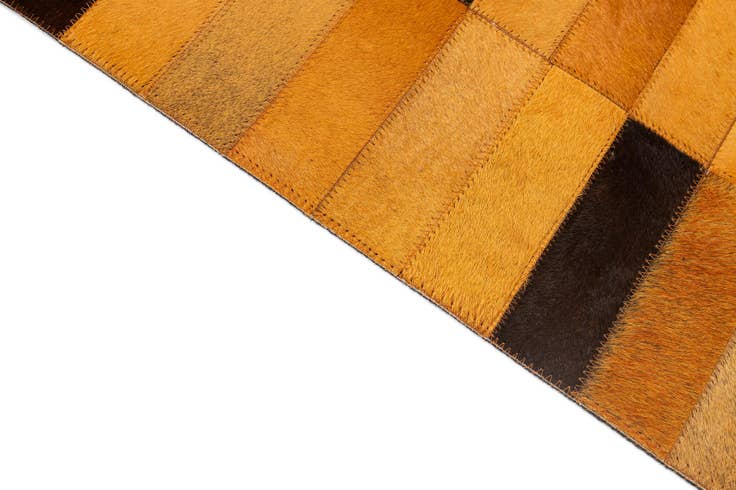 Detail image of 5' 1 x 8' Cowhide - Patchwork Rug