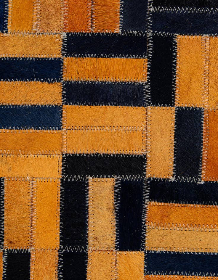 Detail image of 5' 1 x 8' Cowhide - Patchwork Rug