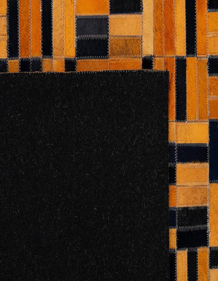 Detail image of 5' 1 x 8' Cowhide - Patchwork Rug