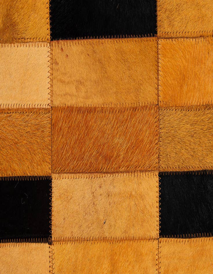 Detail image of 4' 11 x 8' Cowhide - Patchwork Rug