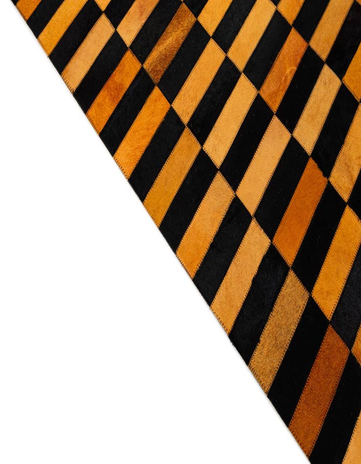 Detail image of 4' 11 x 8' Cowhide - Patchwork Rug