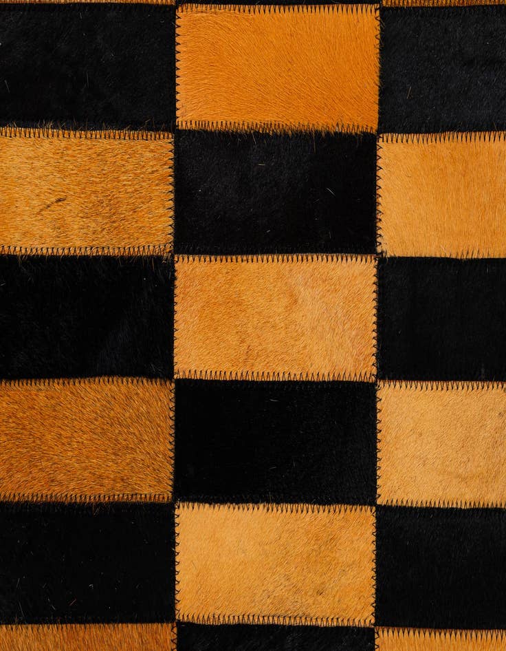 Detail image of 4' 11 x 8' Cowhide - Patchwork Rug
