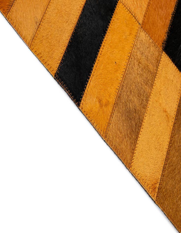 Detail image of 4' 11 x 8' Cowhide - Patchwork Rug