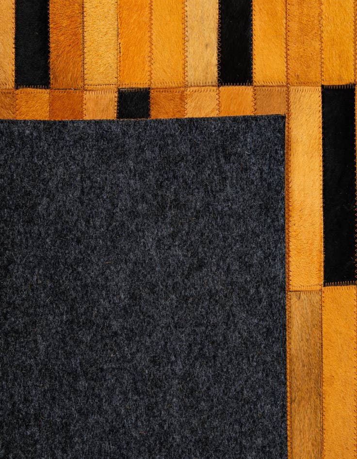Detail image of 4' 11 x 8' Cowhide - Patchwork Rug