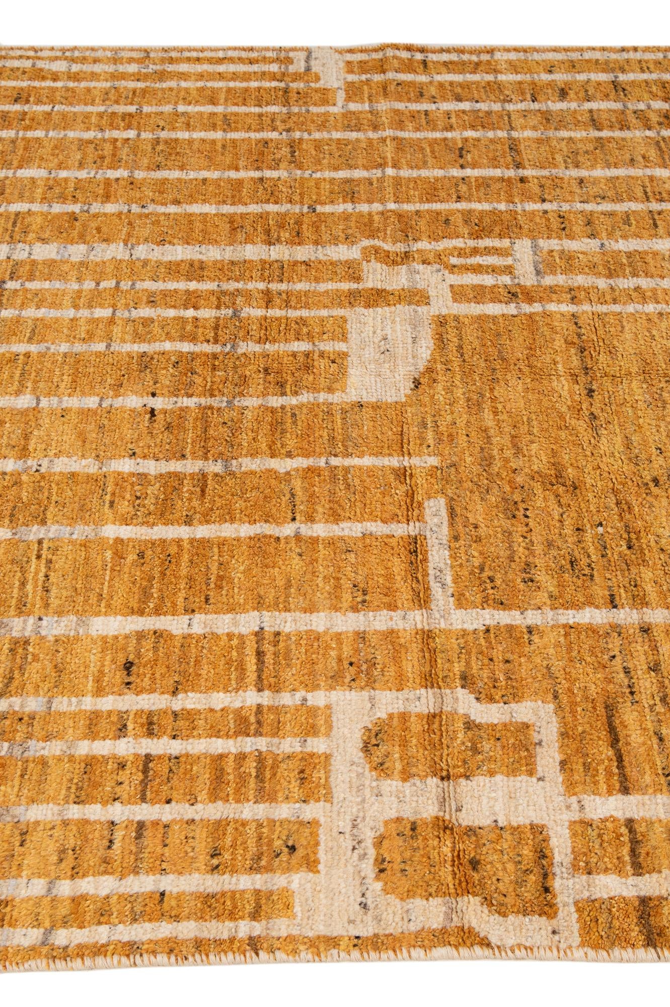 5' 7 x 7' 11 Hand Knotted Darya Wool Rug