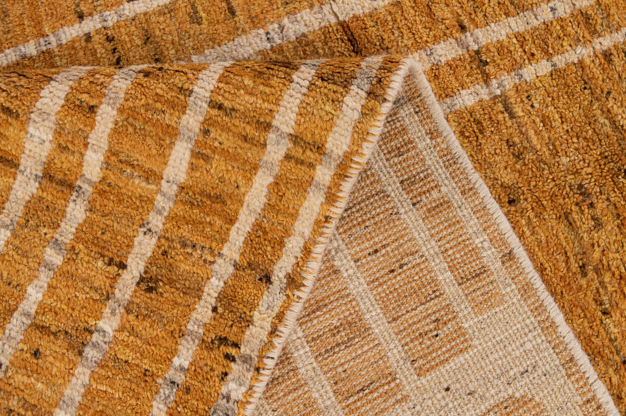 5' 7 x 7' 11 Hand Knotted Darya Wool Rug
