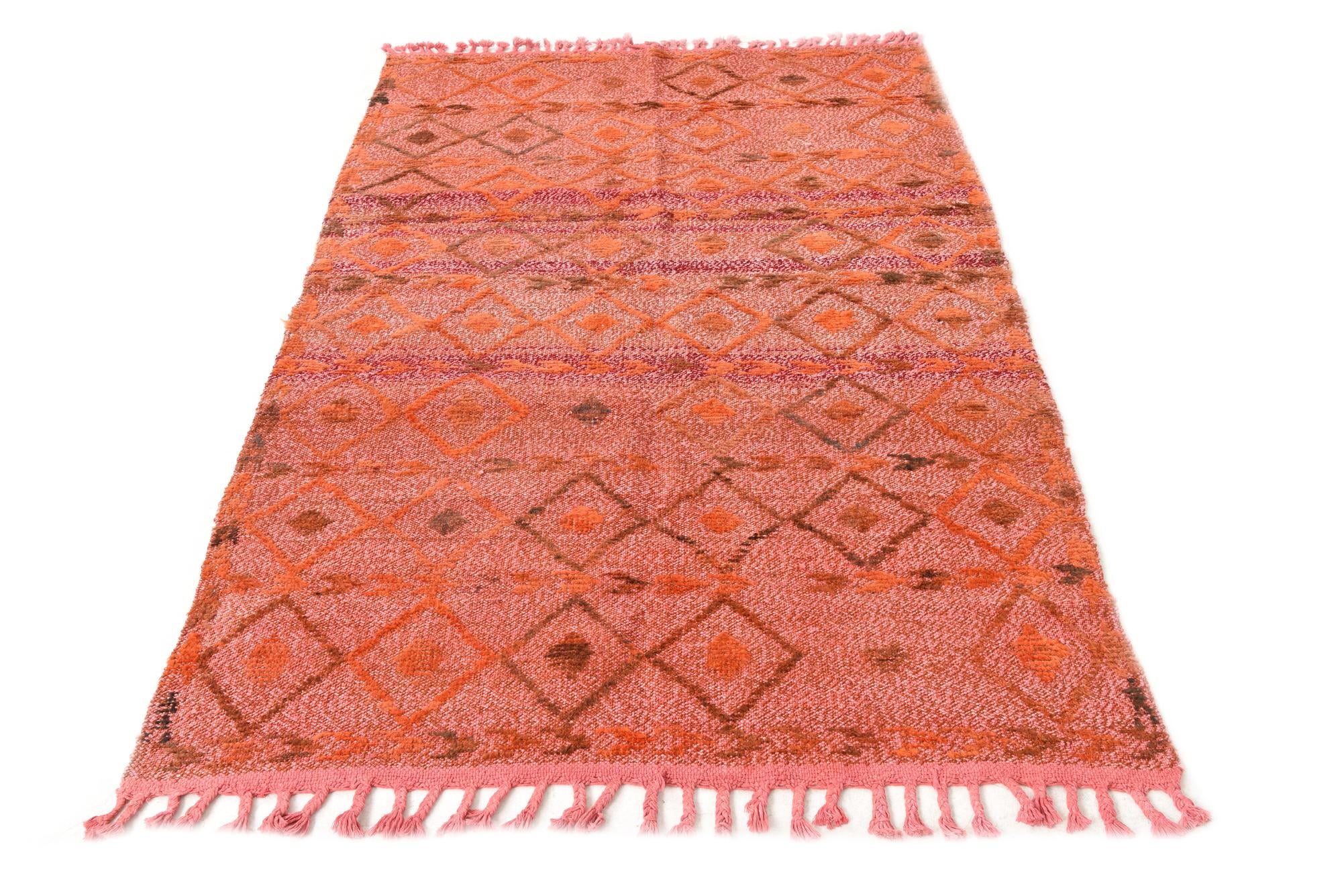 4' x 6' 7 Hand Knotted Darya Wool Rug