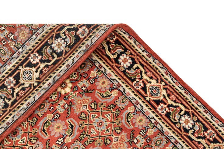 Detail image of 4' x 6' Hand Knotted Farahan Wool Rug