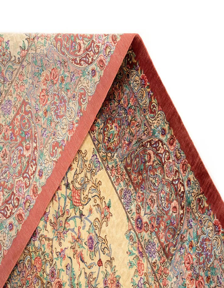 Detail image of 4' 4 x 6' 6 Ghom Silk Rug