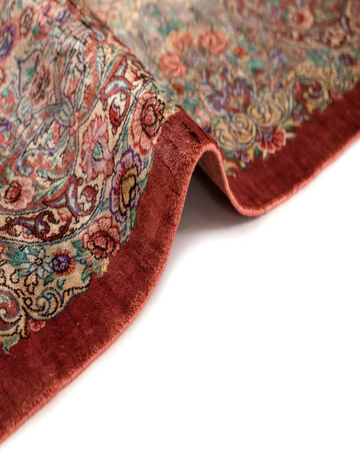 Detail image of 4' 4 x 6' 6 Ghom Silk Rug