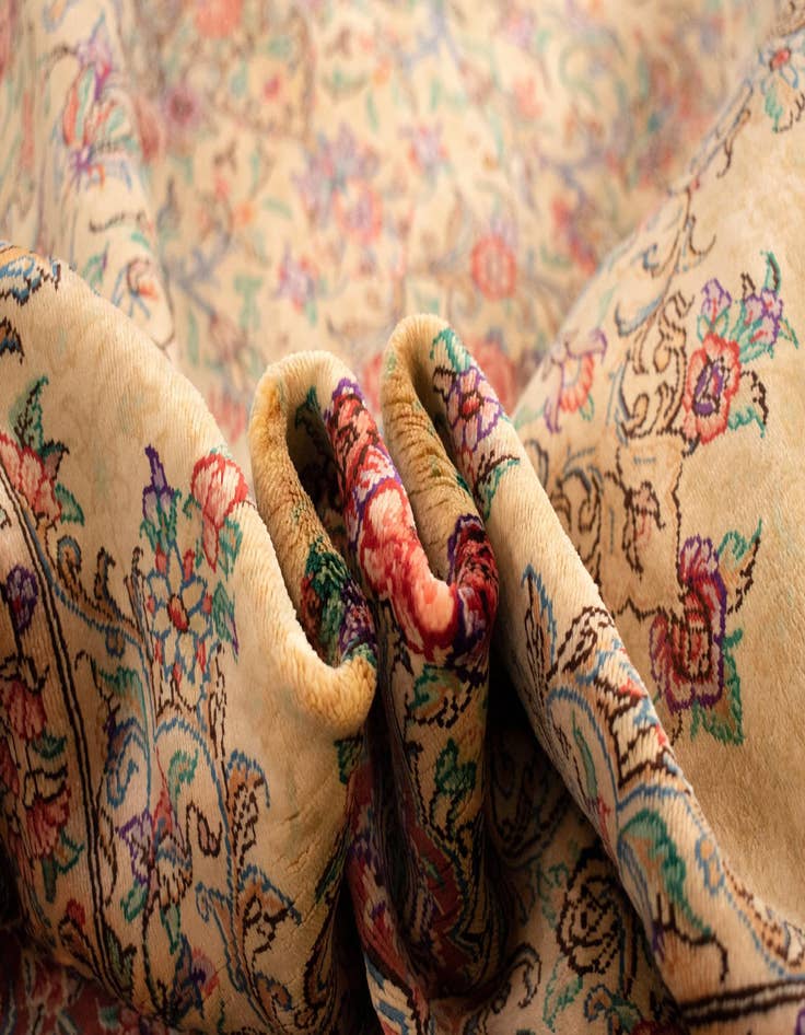 Detail image of 4' 4 x 6' 6 Ghom Silk Rug
