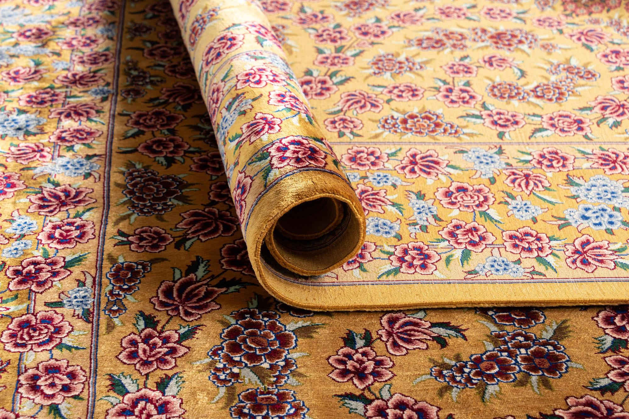 4' 7 x 6' 6 Ghom Silk Rug