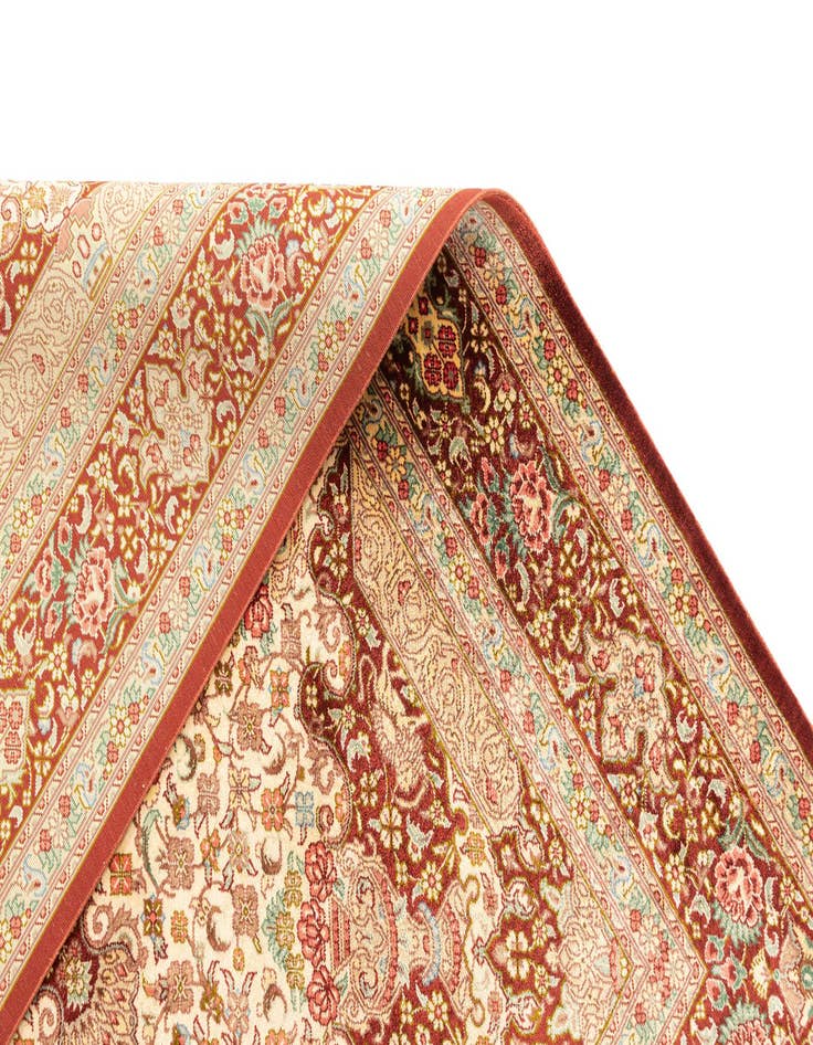 Detail image of 3' 3 x 5' 2 Ghom Silk Rug