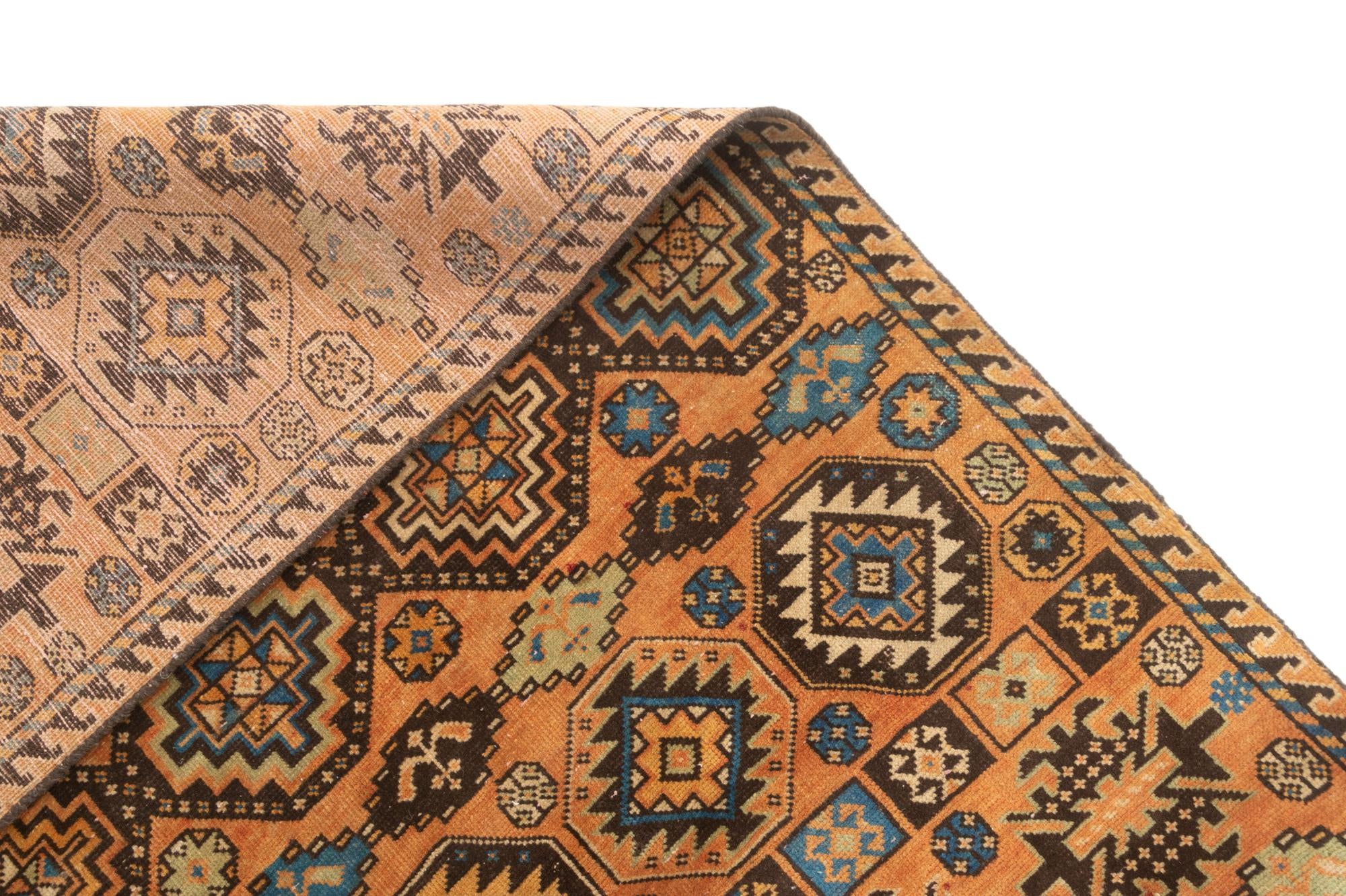 4' 1 x 8' 5 Hamedan Rug