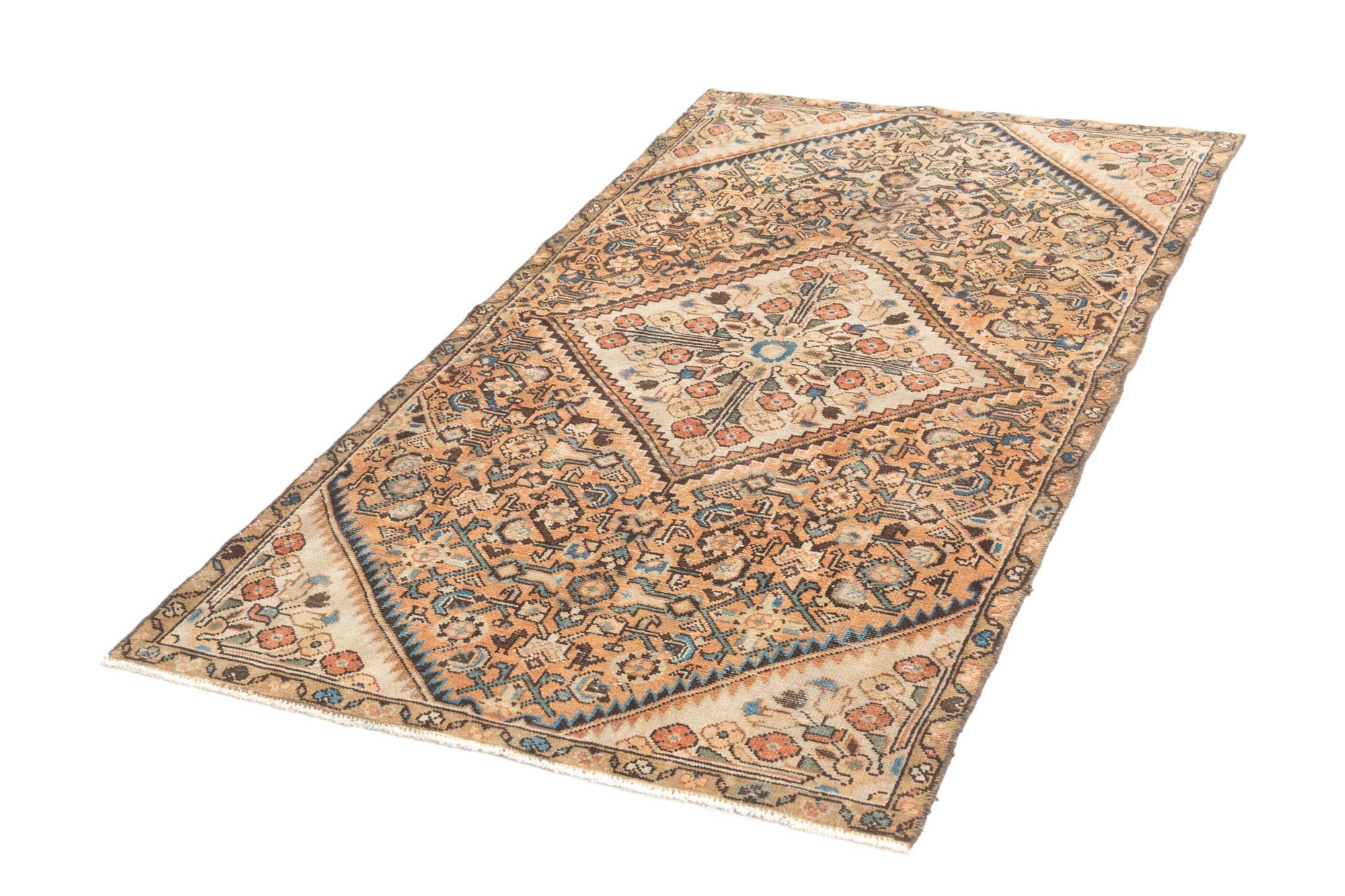 3' 8 x 6' 9 Hamedan Rug