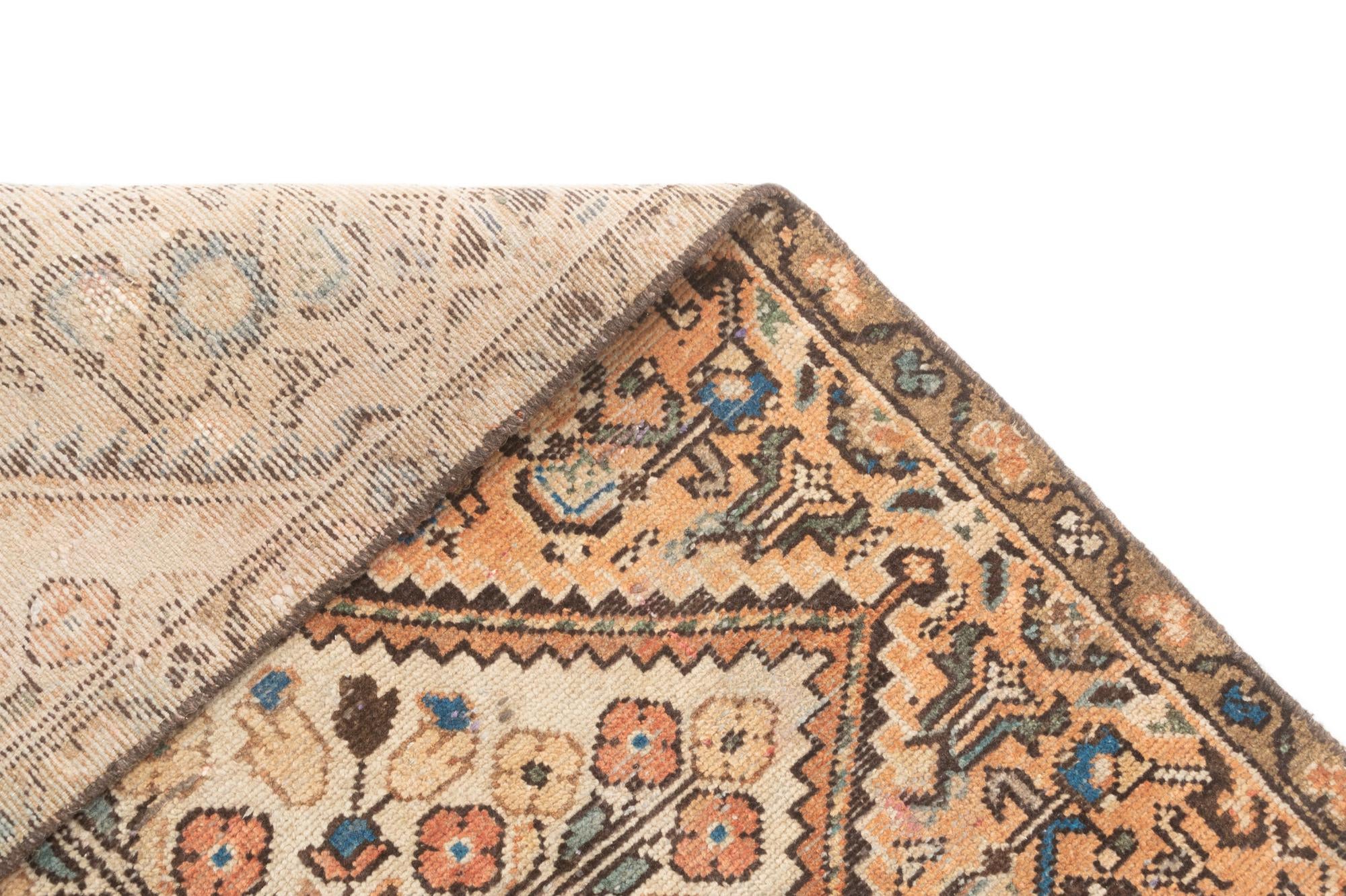 3' 8 x 6' 9 Hamedan Rug