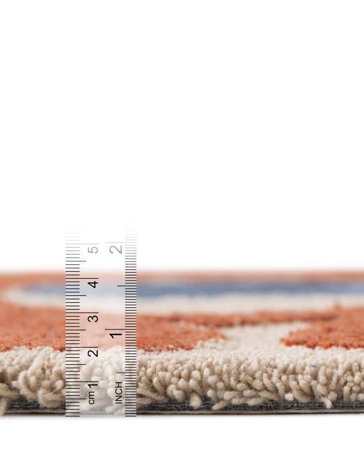 Detail image of 4' 1 x 6' 1 Handtufted Wool Rug