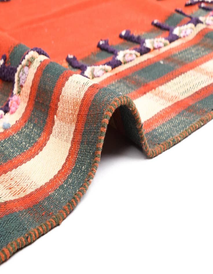 Detail image of 4' 8 x 6' 11 Jajim Rug