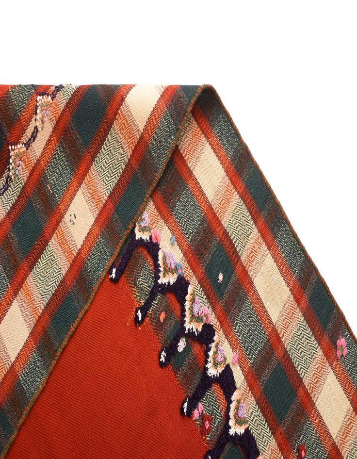 Detail image of 4' 8 x 6' 11 Jajim Rug