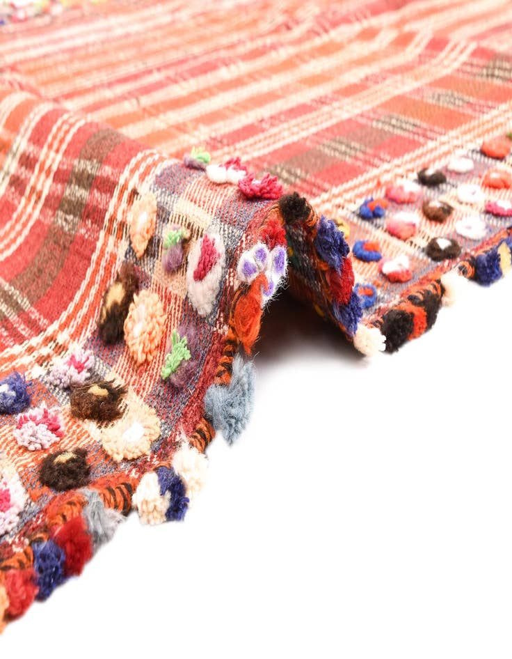 Detail image of 4' 2 x 6' 7 Jajim Rug